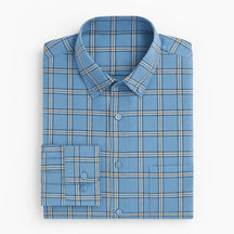 Camisa masculina Oxford xadrez azul em algodão, manga longa, com detalhes bege e branco e acabamento sofisticado.