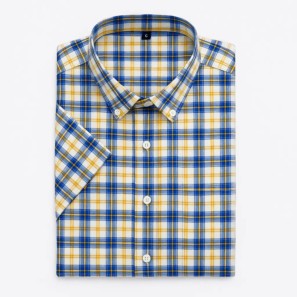 Camisa masculina xadrez manga curta, slim fit, confeccionada em algodão, estilo casual para o verão.