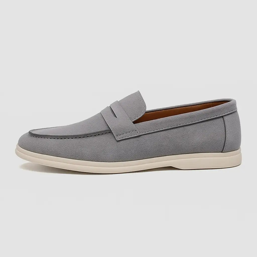 Loafer masculino em camurça  com solado emborrachado