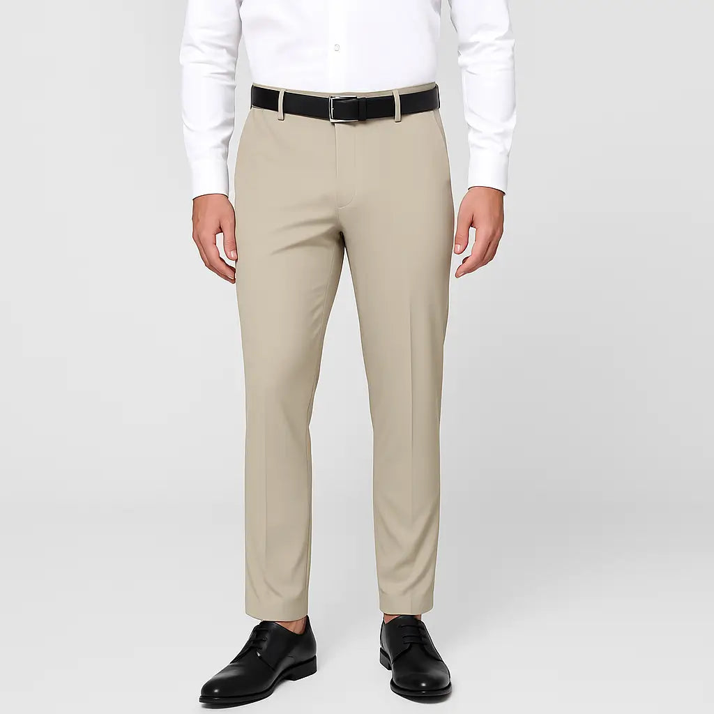 Calça Masculina Social MODAL PLUS: leve e respirável, não transparente, com caimento sofisticado. Frescor e conforto em dias quentes.leve e respirável, demonstrando tecido não transparente e caimento sofisticado para o verão.