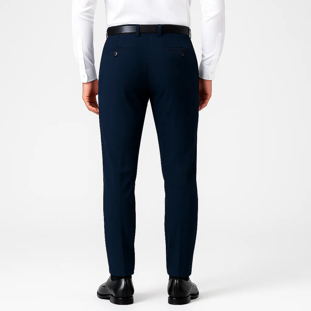 Calça Masculina Social MODAL PLUS: leve e respirável, não transparente, com caimento sofisticado. Frescor e conforto em dias quentes.leve e respirável, demonstrando tecido não transparente e caimento sofisticado para o verão.