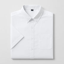 Camisa masculina manga curta lisa com fechamento em botões e manga curta, modelagem que se adapta em qualquer corpo.