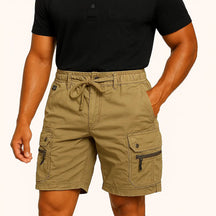 Bermuda cargo masculina de algodão, estilo safari casual com múltiplos bolsos.
