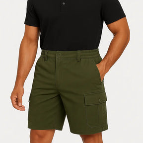 Bermuda cargo masculina azul em algodão respirável com múltiplos bolsos.