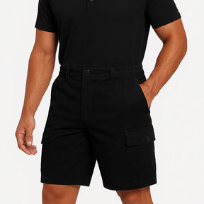 Bermuda cargo masculina azul em algodão respirável com múltiplos bolsos.