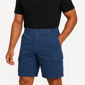 Bermuda cargo masculina azul em algodão respirável com múltiplos bolsos.