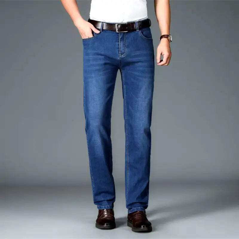 Calça Jeans Masculina Estilo casual formal Seu design sofisticado com modelagem reta proporciona um visual moderno, perfeito para ambientes corporativos e encontros casuais.