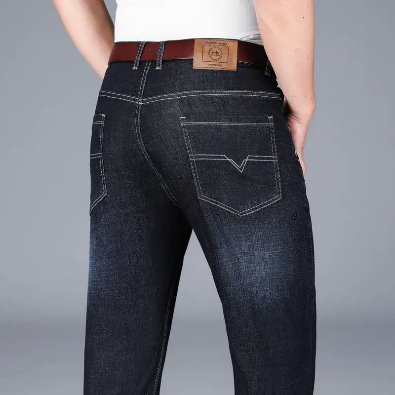 Calça Jeans Masculina Estilo casual formal Seu design sofisticado com modelagem reta proporciona um visual moderno, perfeito para ambientes corporativos e encontros casuais.