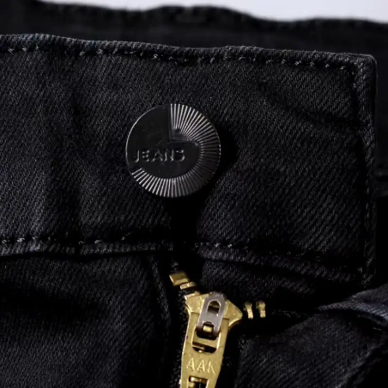 Calça Jeans Masculina Estilo casual formal Seu design sofisticado com modelagem reta proporciona um visual moderno, perfeito para ambientes corporativos e encontros casuais.