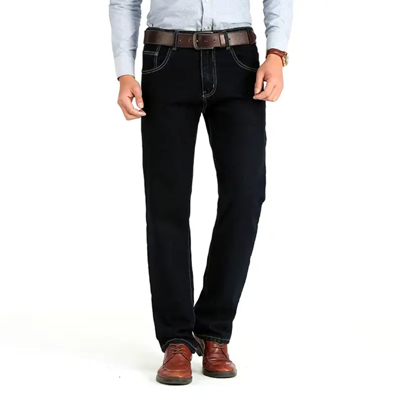 Calça Jeans Masculina Estilo casual formal Seu design sofisticado com modelagem reta proporciona um visual moderno, perfeito para ambientes corporativos e encontros casuais.