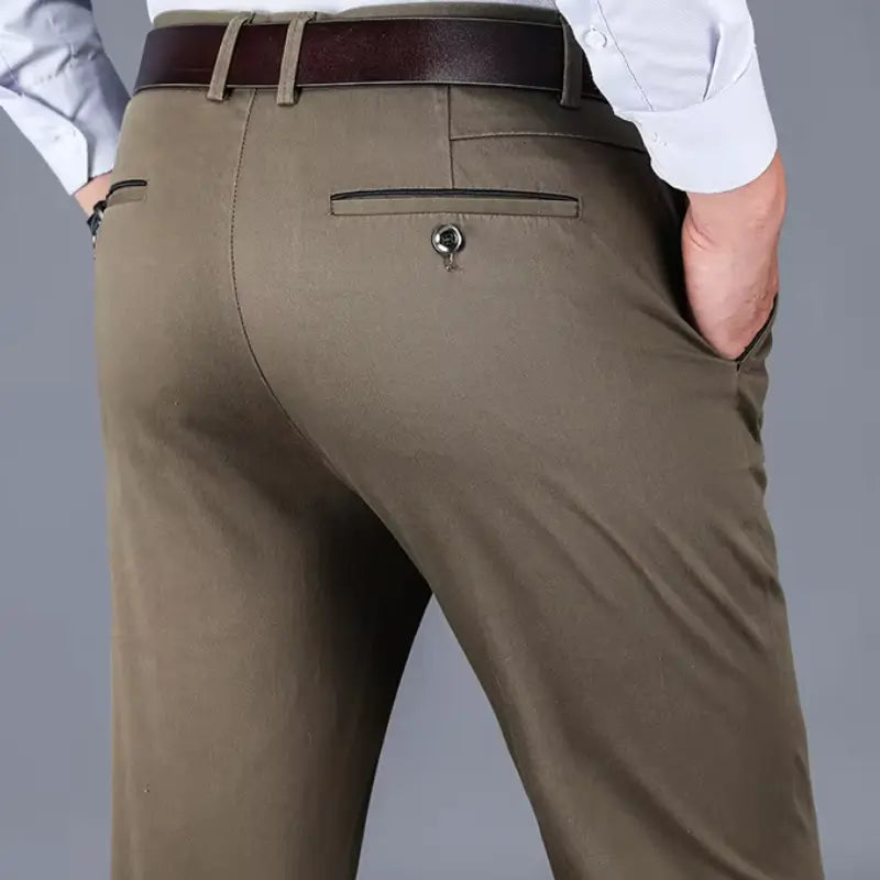 Calça social Masculina Estilo formal Seu design sofisticado com modelagem reta proporciona um visual moderno, perfeito para ambientes corporativos e encontros casuais.