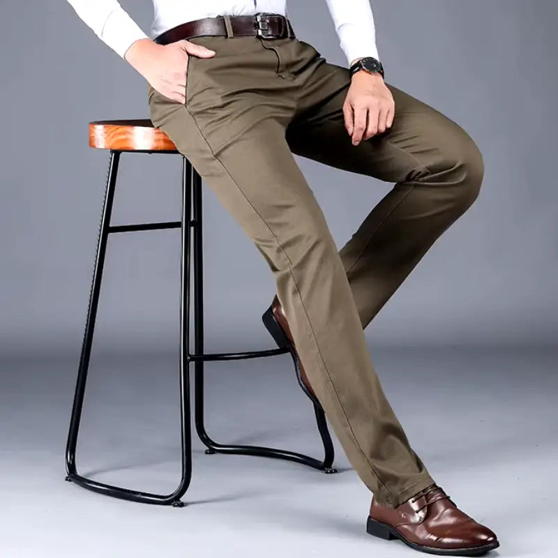 Calça social Masculina Estilo formal Seu design sofisticado com modelagem reta proporciona um visual moderno, perfeito para ambientes corporativos e encontros casuais.