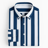 Camisa masculina listrada slim fit em tecido stretch, manga longa, elástica e sem necessidade de passar.