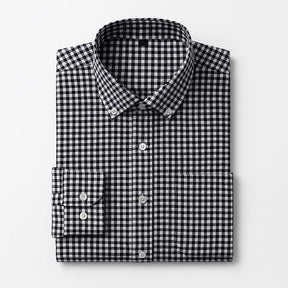 camisa social masculina slim fit oxford xadrez cinza e branco em algodão, manga longa, gola estruturada e botões claros
