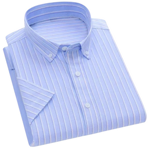 Camisa masculina com fechamento em botões e manga curta, modelagem que se adapta em qualquer corpo.