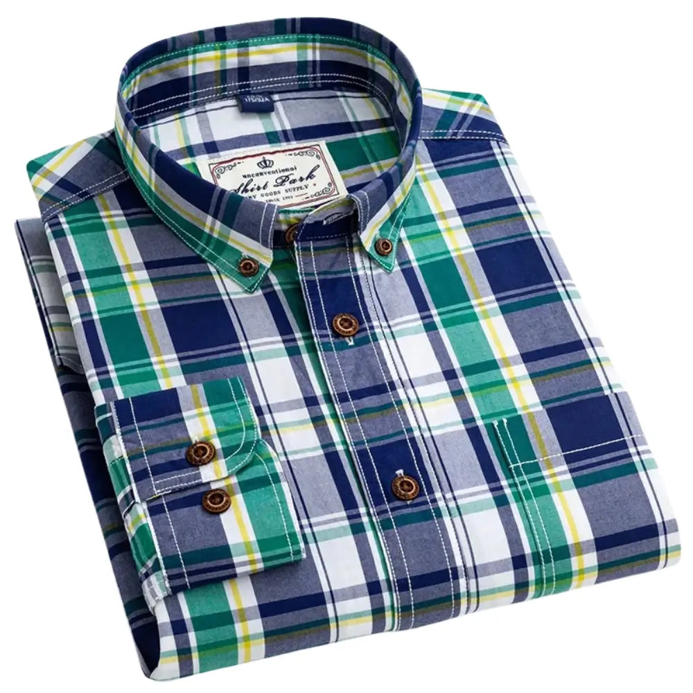 Camisa Masculina Oxford: elegante e estilo para qualquer ocasião. Confeccionada com Algodão de alta qualidade, caimento perfeito e conforto incomparável. Disponível em diversos tamanhos e cores.