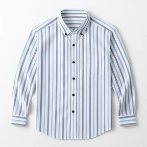 Camisa masculina Oxford listrada slim fit azul em algodão premium, manga longa e bolso discreto.