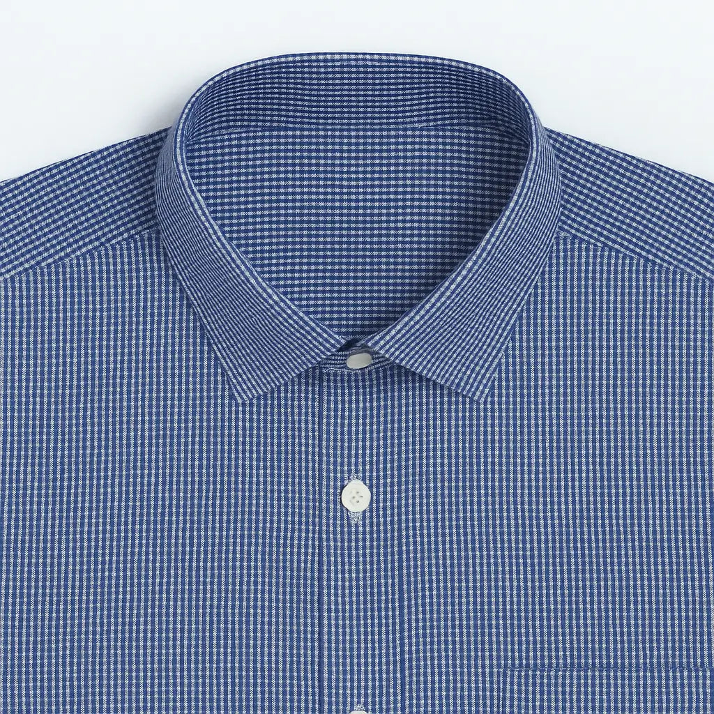 camisa social masculina slim fit listrada em algodão preto e branco, manga longa, dobrada com gola estruturada