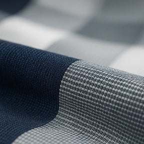 Camisa masculina Oxford xadrez slim fit em algodão premium, manga longa,cinza e branco, estilo casual elegante.
