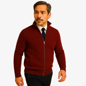 Cardigan masculino com zíper e gola alta. Elegante e versátil, ideal para outono e inverno. Conforto térmico com estilo refinado.