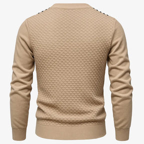 Cardigan masculino gola V com botões e textura elegante. Conforto e estilo clássico para dias amenos de outono e primavera.