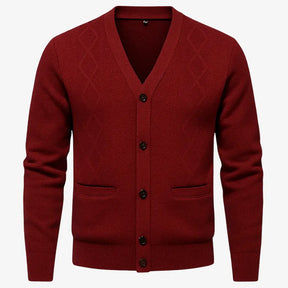 Cardigan masculino gola V em lã e algodão com textura clássica. Ideal para compor looks elegantes nos dias frios com conforto e estilo.