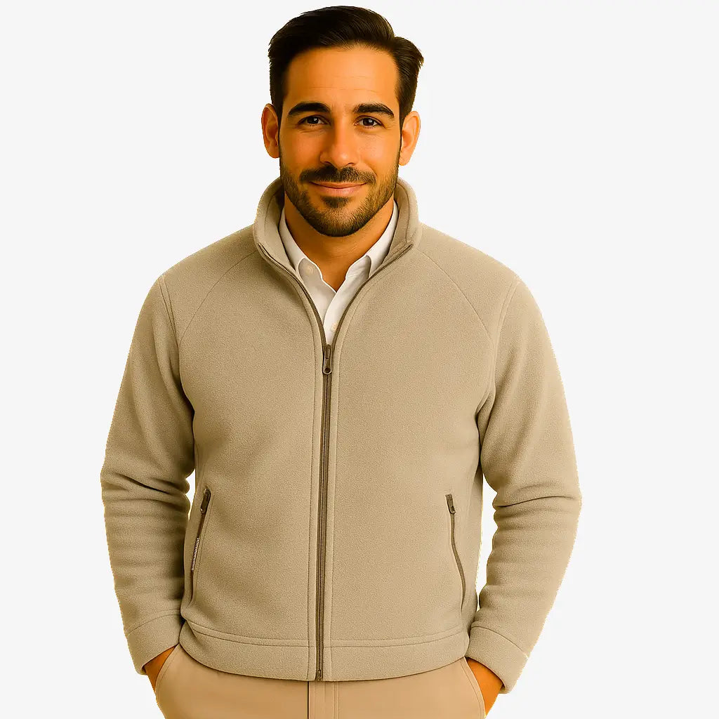 Jaqueta masculina em fleece com zíper frontal, ideal para dias frios. Confortável, leve e versátil para o outono e inverno.