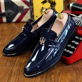 Loafer masculino  em couro confortável, modelo social, ideal para uso diário.