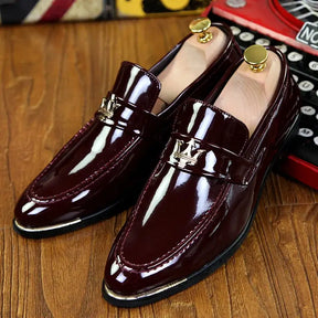Loafer masculino  em couro confortável, modelo social, ideal para uso diário.
