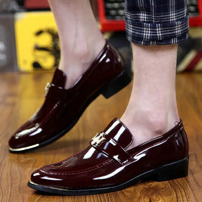 Loafer masculino  em couro confortável, modelo social, ideal para uso diário.