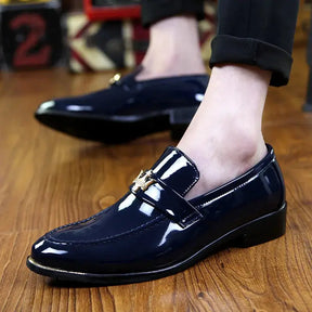 Loafer masculino  em couro confortável, modelo social, ideal para uso diário.