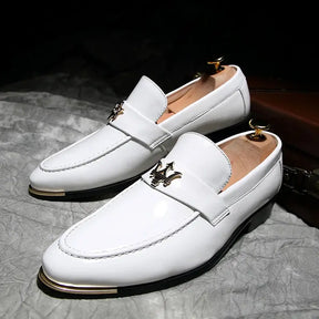 Loafer masculino  em couro confortável, modelo social, ideal para uso diário.