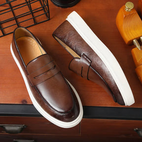 Loafer masculino  em couro confortável, modelo casual, ideal para uso diário.