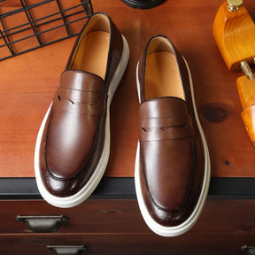 Loafer masculino  em couro confortável, modelo casual, ideal para uso diário.