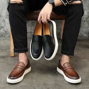 Loafer masculino  em couro confortável, modelo casual, ideal para uso diário.