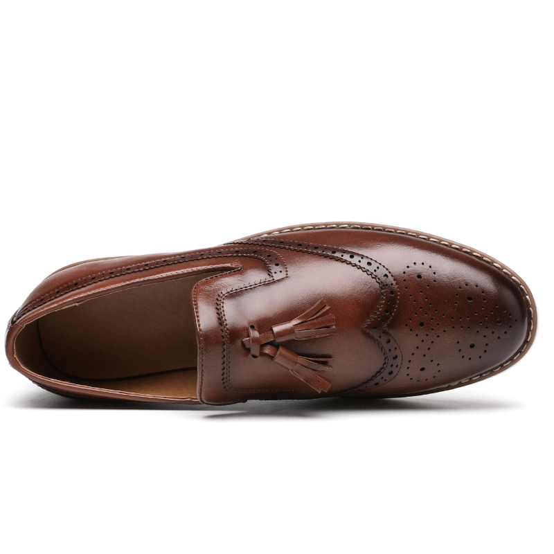 Loafer masculino  em couro confortável, modelo social, ideal para uso diário.