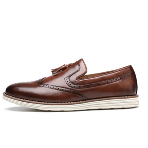 Loafer masculino  em couro confortável, modelo social, ideal para uso diário.