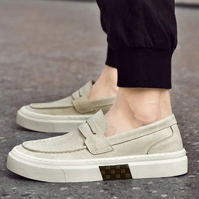Loafer masculino  em couro confortável, modelo casual, ideal para uso diário.