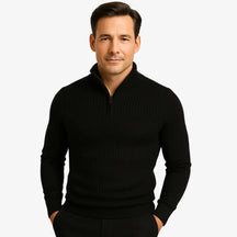 Homem elegante vestindo suéter preto com zíper e textura geométrica. Estilo casual sofisticado para o outono e inverno.