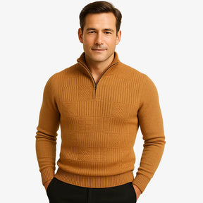 Homem elegante vestindo suéter marrom com zíper e textura geométrica. Estilo casual sofisticado para o outono e inverno.
