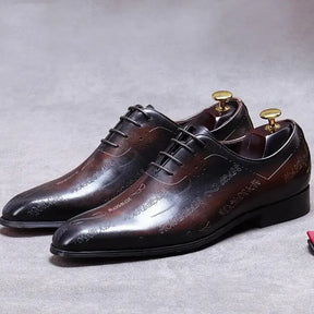Sapato Masculino Oxford  em couro confortável, modelo social, ideal para uso diário e ocasiões especiais.