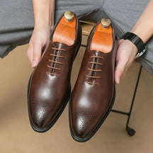 Sapato Oxford Masculino Em Couro confortável, modelo social, ideal para uso diário e ocasiões especiais.