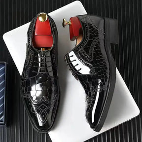 Sapato Social Masculino Brogue Em Couro confortável, modelo social, ideal para uso diário e ocasiões especiais.