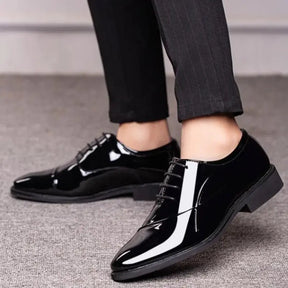 Sapato Social Masculino Oxford Em Couro confortável, modelo social, ideal para uso diário e ocasiões especiais.