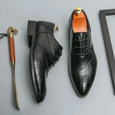 Sapato Social Masculino Oxford Em Couro, confortável modelo social, ideal para uso diário e ocasiões especiais.