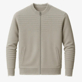  suéter masculino cinza com zíper e detalhe em relevo no peito, gola careca canelada e bolso lateral, ideal para outono/inverno.