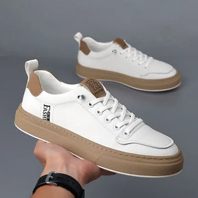 Tênis casual masculino branco, modelo casual, ideal para uso diário, confortável e respirável.