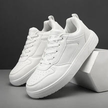 Tênis casual masculino branco, modelo casual, ideal para uso diário, confortável e respirável.