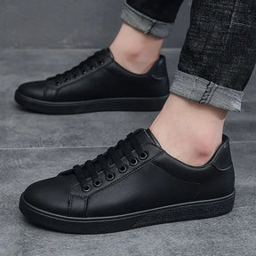 Tênis casual masculino preto, modelo casual, ideal para uso diário, confortável e respirável.