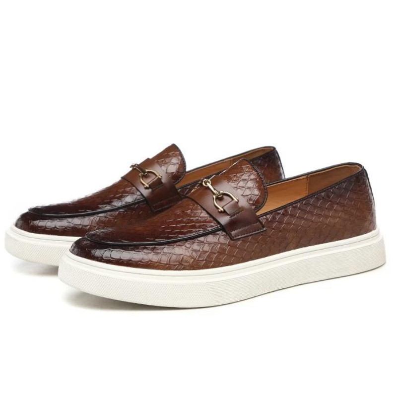 Loafer masculino casual  Em Couro  confortável, modelo social, ideal para uso diário e ocasiões especiais.